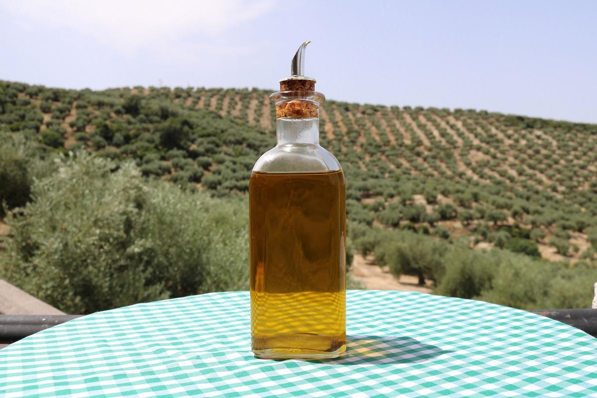 El aceite de oliva virgen extra es clave en la dieta mediterránea.