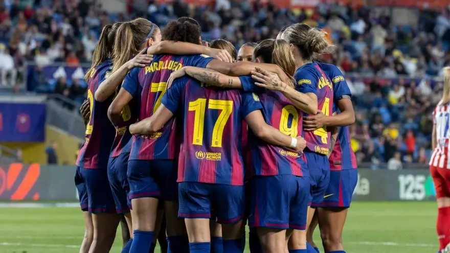 ¡El FC Barcelona levanta la Copa de la Reina!