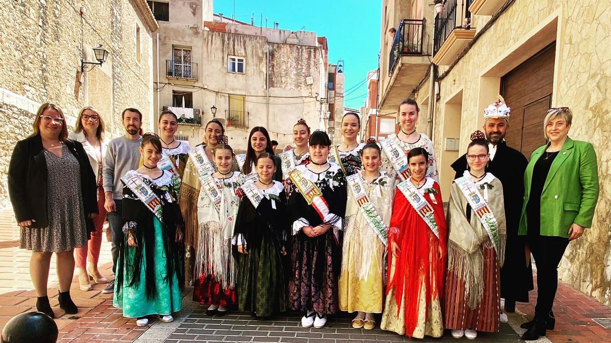 Reina, damas y autoridades municipales con el &#039;lloer&#039;, Pere Gumbau.