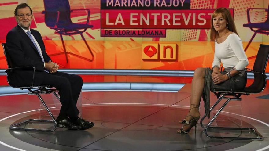 Rajoy, durante la entrevista con la periodista Gloria Lomana.