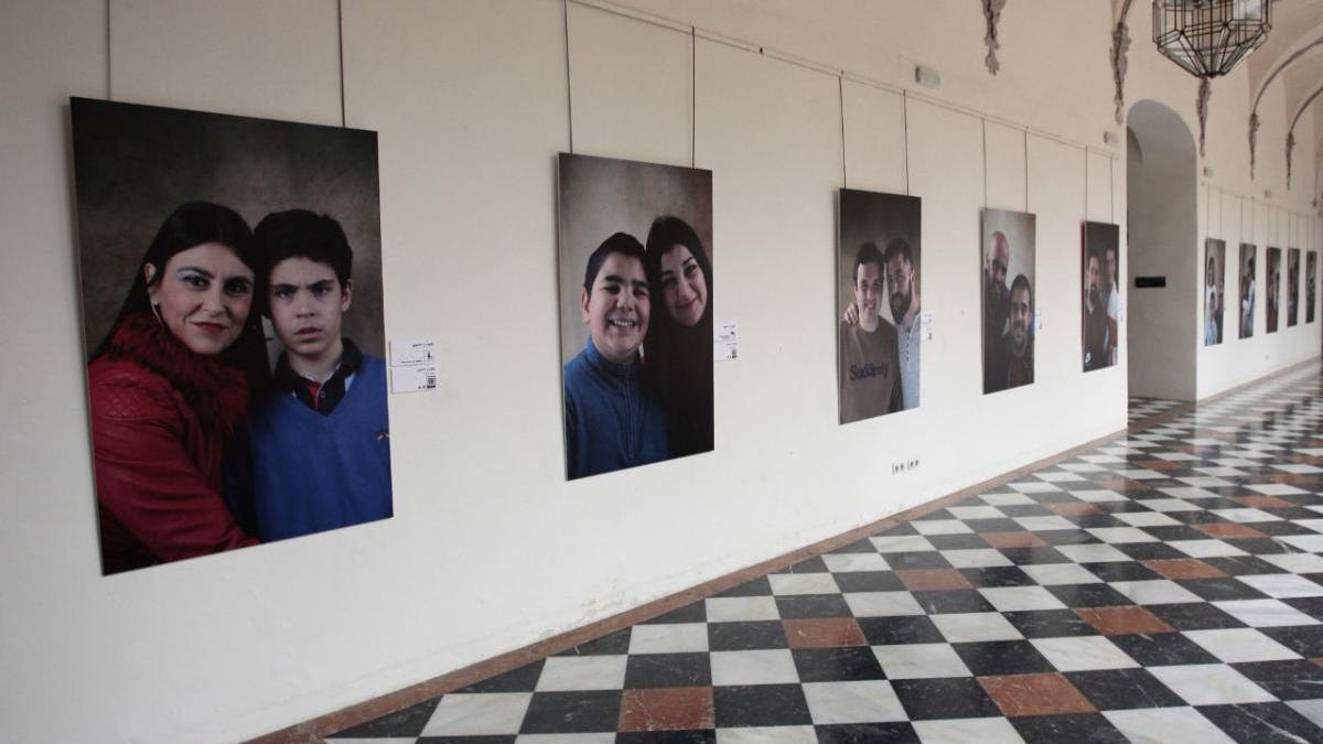 Antonio Guerra refleja en una exposición los estereotipos erróneos del autismo