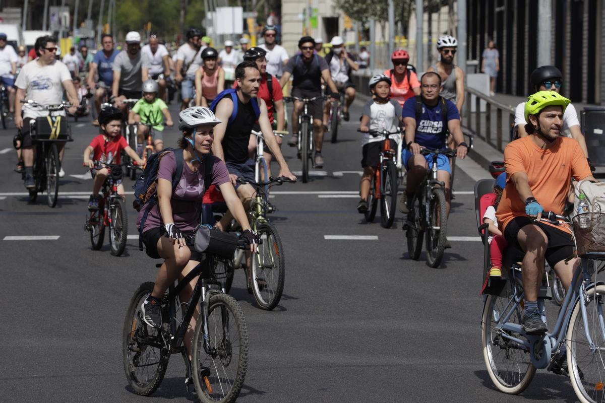 La fiesta de la bicicleta regresa a las calles de Barcelona con la Bicicletada.