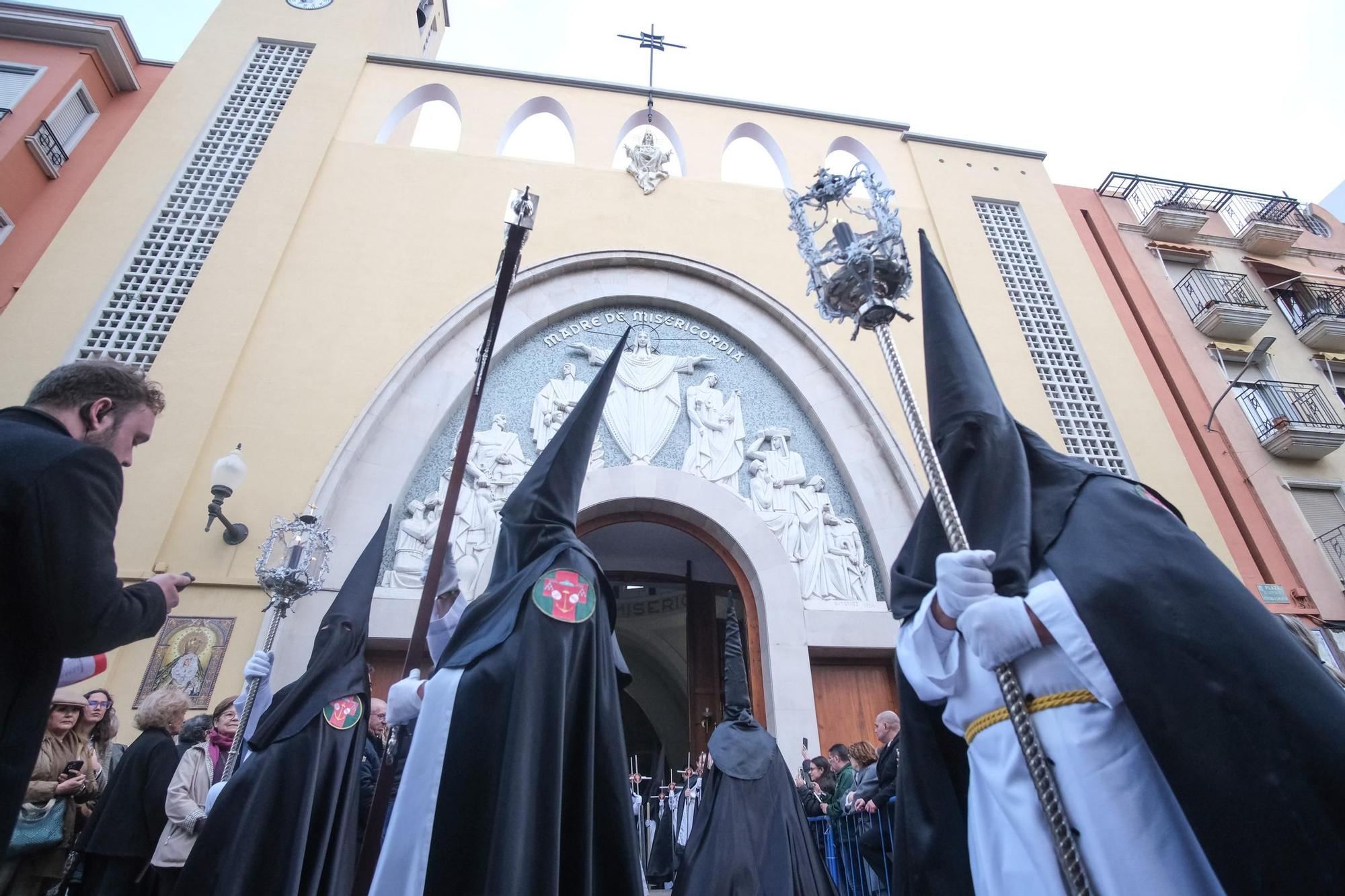 Así han sido las procesiones de la tarde de Domingo de Ramos en Alicante