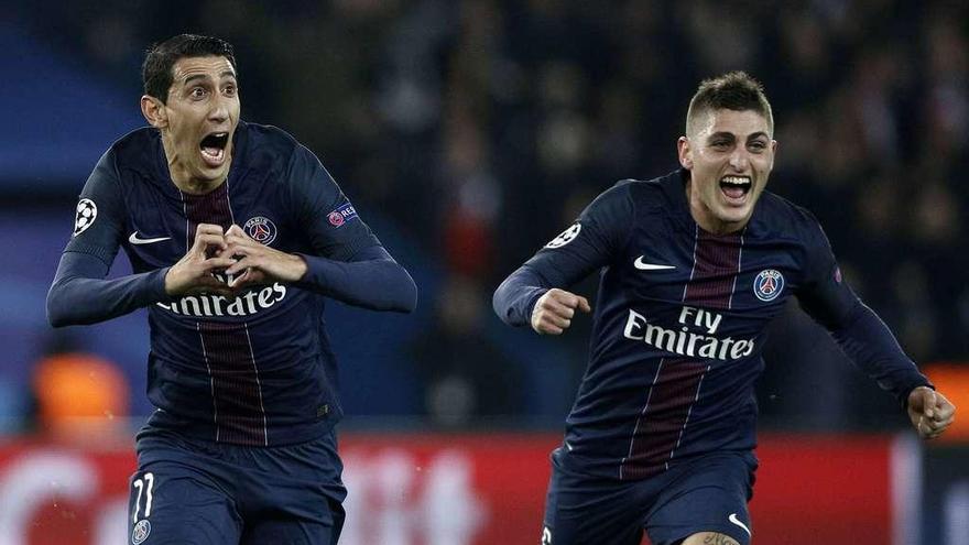 Di María y Verratti corren para festejar el primer gol del PSG ante el Barcelona. // Efe