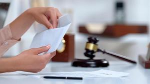 L’Audiència de Vigo eleva la pensió d’un pare divorciat als seus fills universitaris