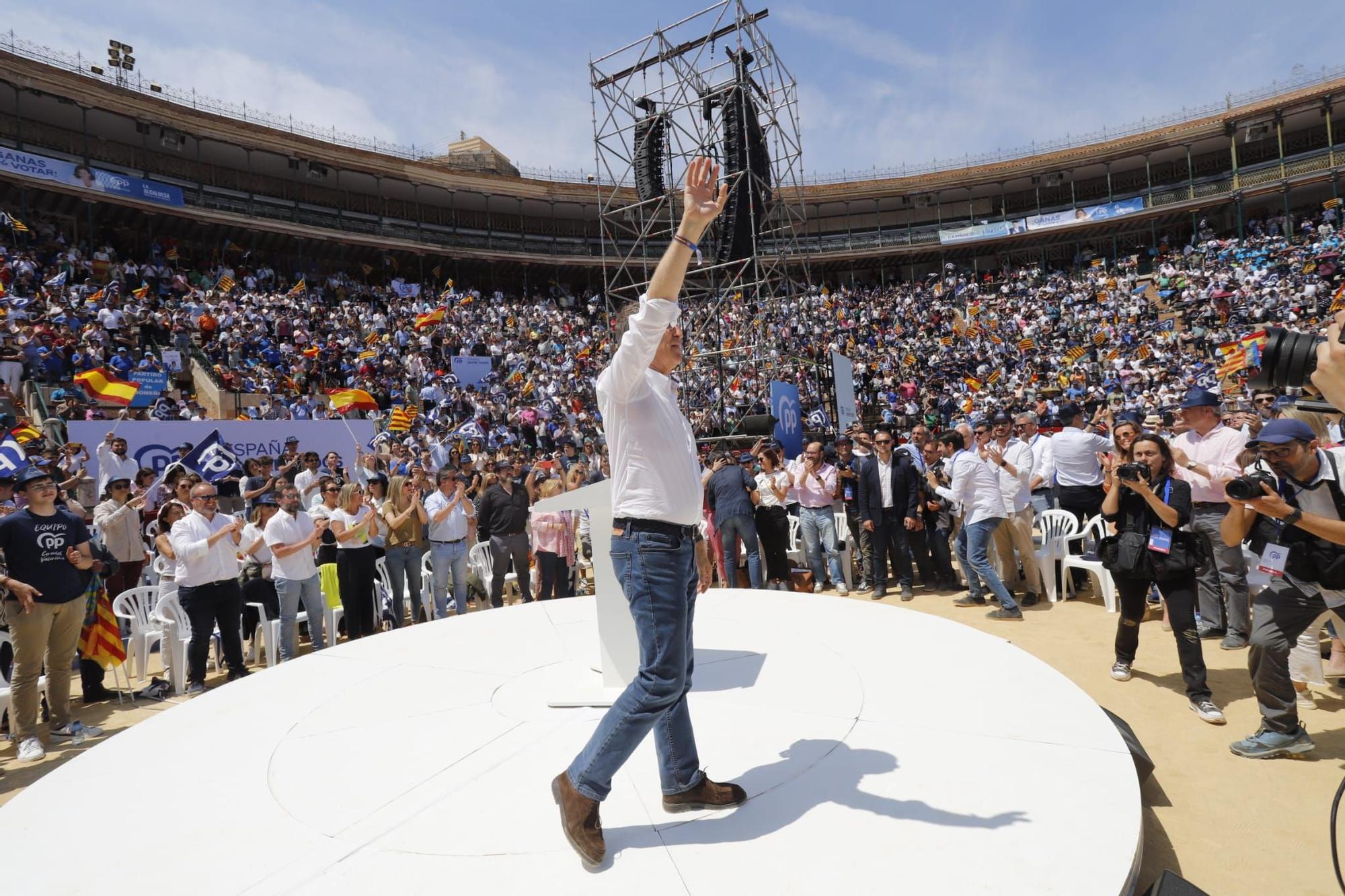 Mitin central del PPCV en la Plaza de Toros de València