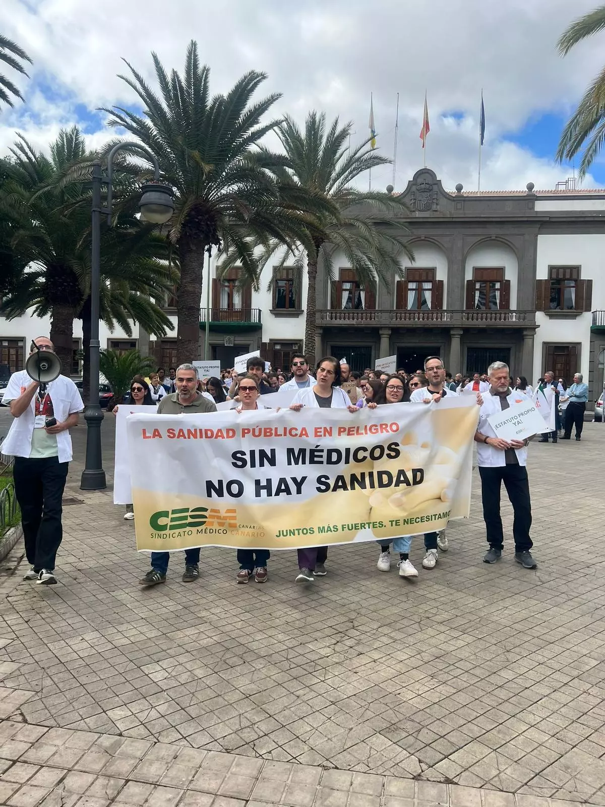 Los médicos del SCS vuelven a tomar las calles en su tercer día de huelga