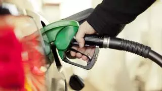 La escalada del precio de la gasolina se desboca tras subidas durante todo el verano