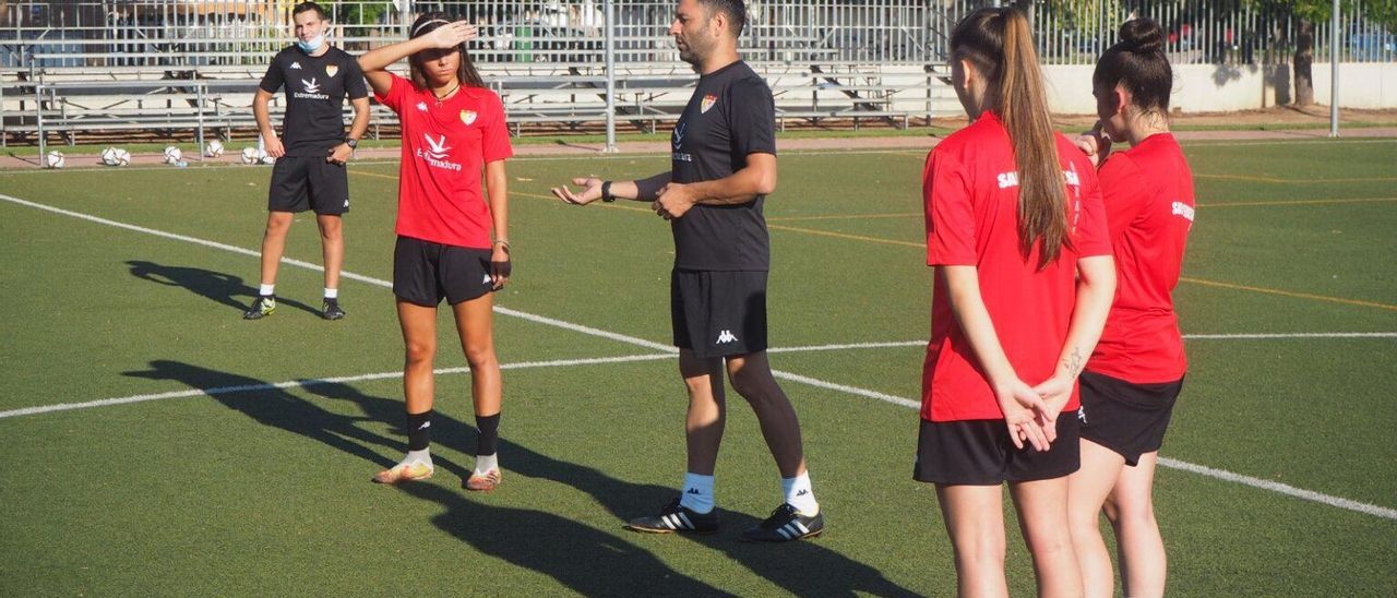 Manuel Fernández, durante un entrenamiento en las IDM El Vivero.