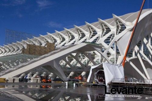 El decorado de "Tomorrowland" en la Ciudad de las Ciencias toma forma