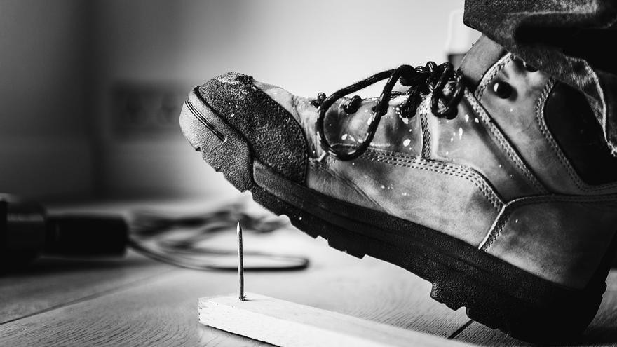 Cómo proteger los pies de los accidentes laborales y evitar males mayores