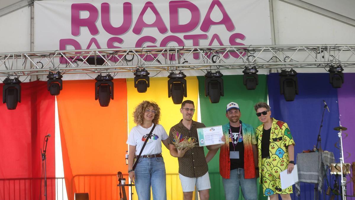 Daniel García recibiendo el premio Ovos Dourados.