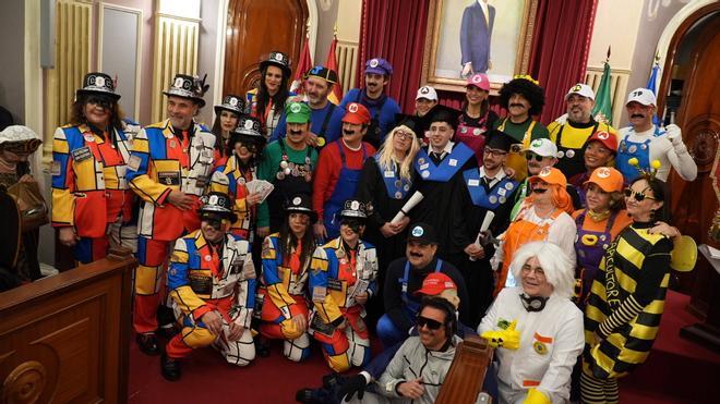 Fotogalería | Momentos del pregón del Carnaval de Badajoz a cargo de Sanguijuelas del Guadiana