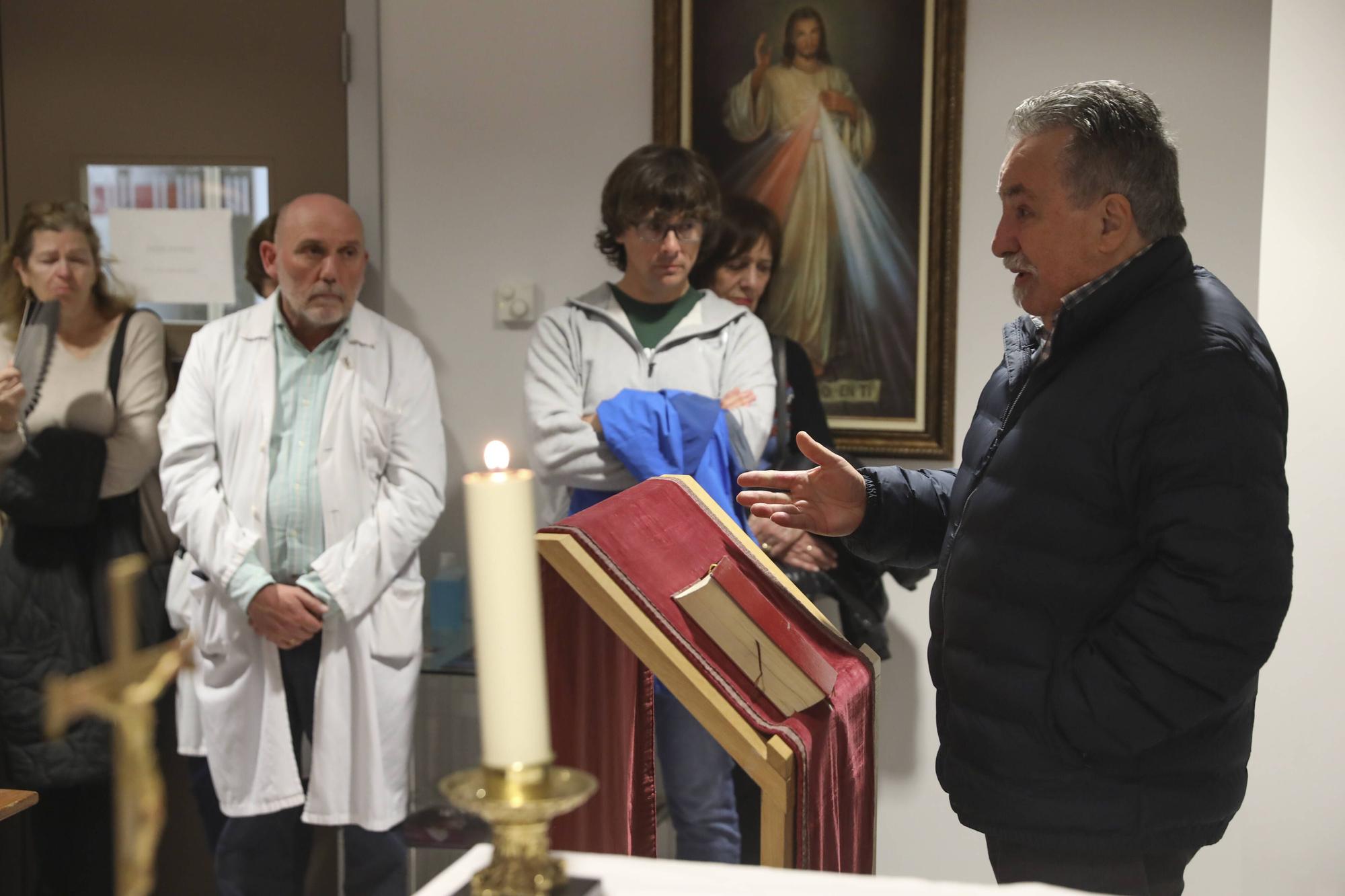 Misa en recuerdo de Miguel Muñiz, el hombre decapitado por su hijo en Ribera de Arriba