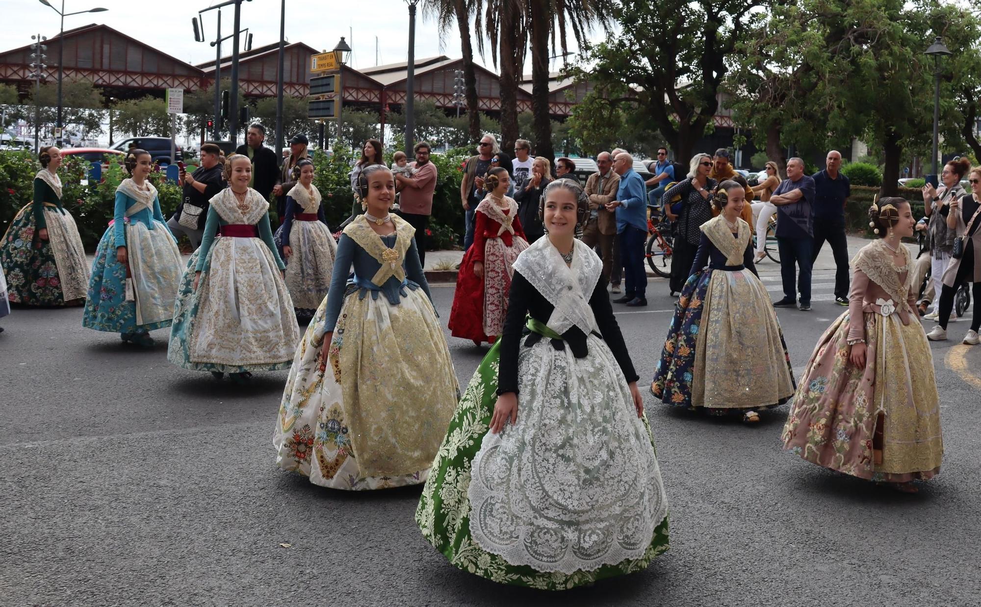 Día grande de Marina, María Estela y las cortes: baño de multitudes en el Marítim