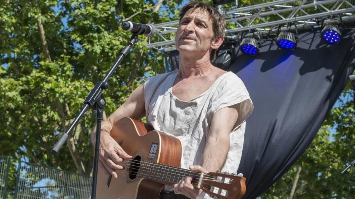 Albert Pla, en el concierto 'No callarem' celebrado el domingo en Badalona.