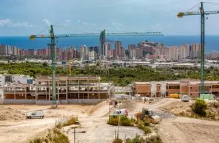 La Marina Baixa comprará agua desalada para poder afrontar sin restricciones el crecimiento urbanístico