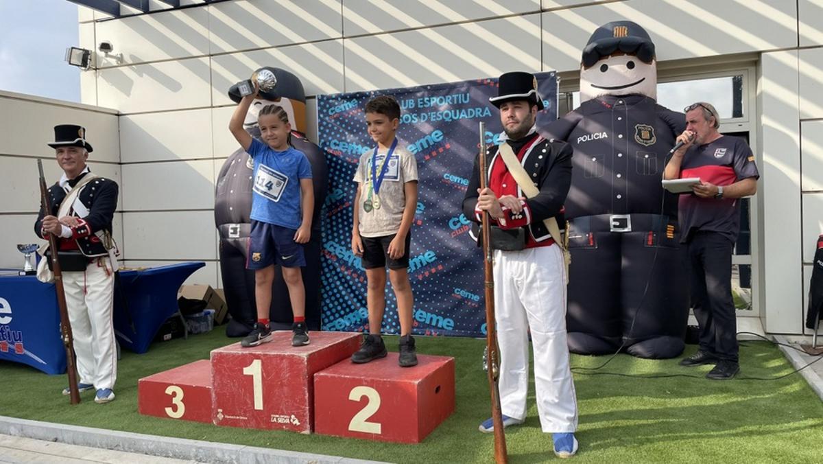 Un moment de l'entrega de premis durant la celebració dels 30 anys dels Mossos a Blanes.