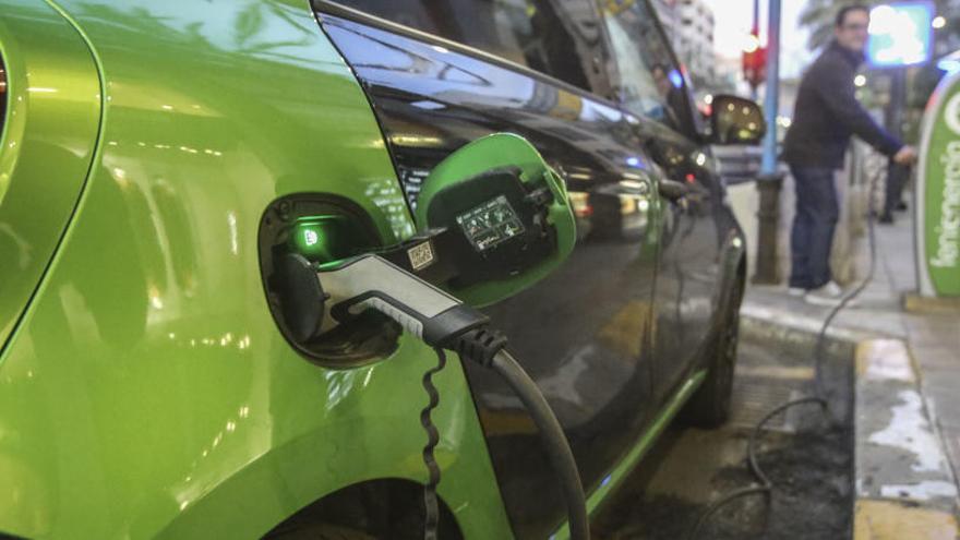 El Consell ofrece hasta 5.500 euros de ayuda para comprar coches eléctricos