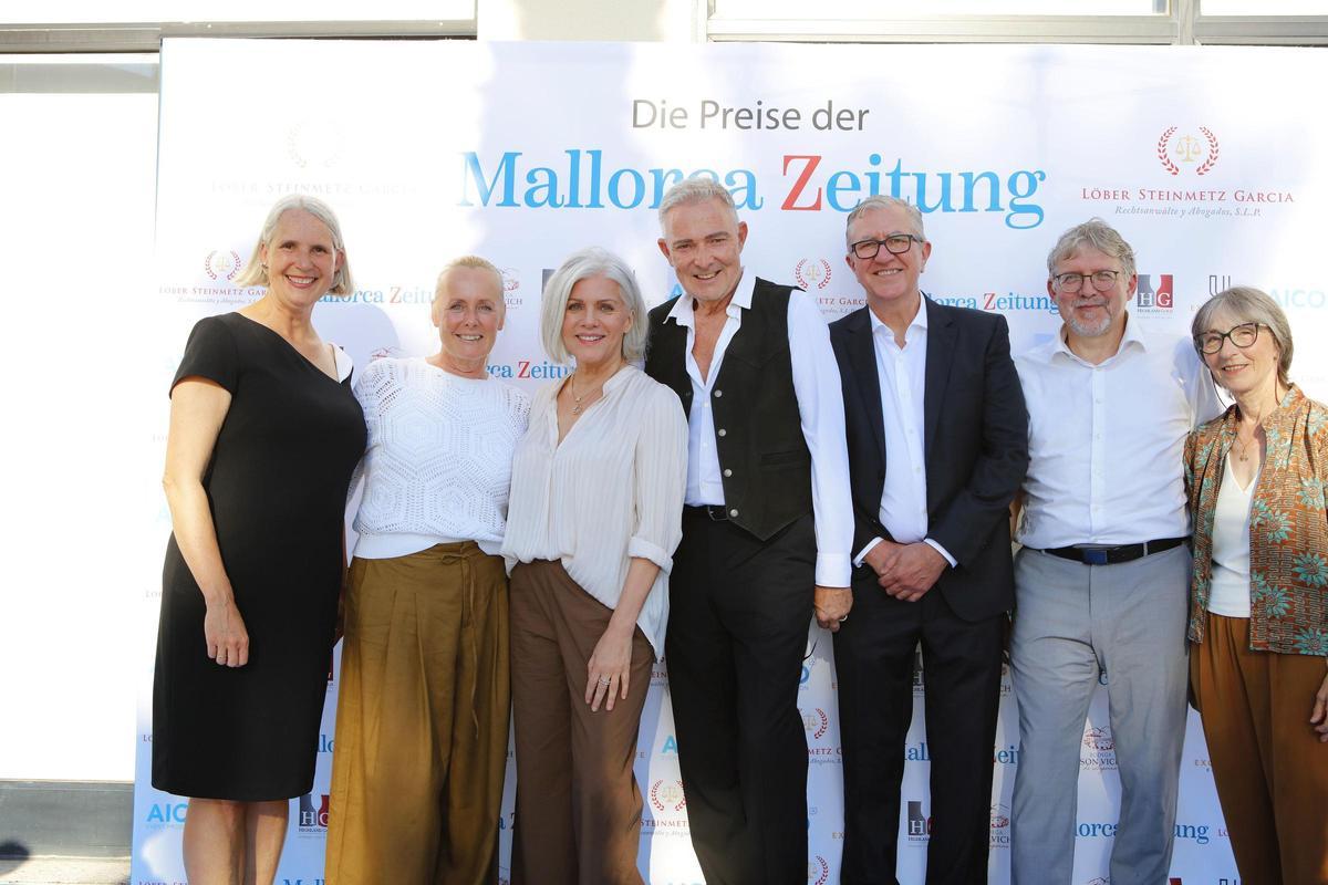 Martje Mechels, Dana Buchmann, Birgit Schrowange, Roland Werner, Jan Marks, Holmfried Braun und Claudia Lier (v.l.).