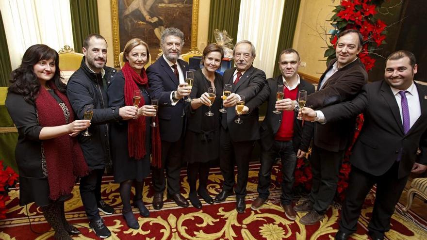 Los alcaldes de Gijón, Avilés y Oviedo defienden el municipalismo como ejemplo de diálogo y consenso