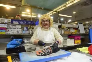 El Entroido de A coruña se vive en el mercado de la plaza de Lugo
