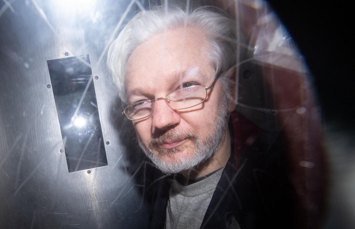 Denuncien la CIA per espiar periodistes i advocats durant les visites a Assange