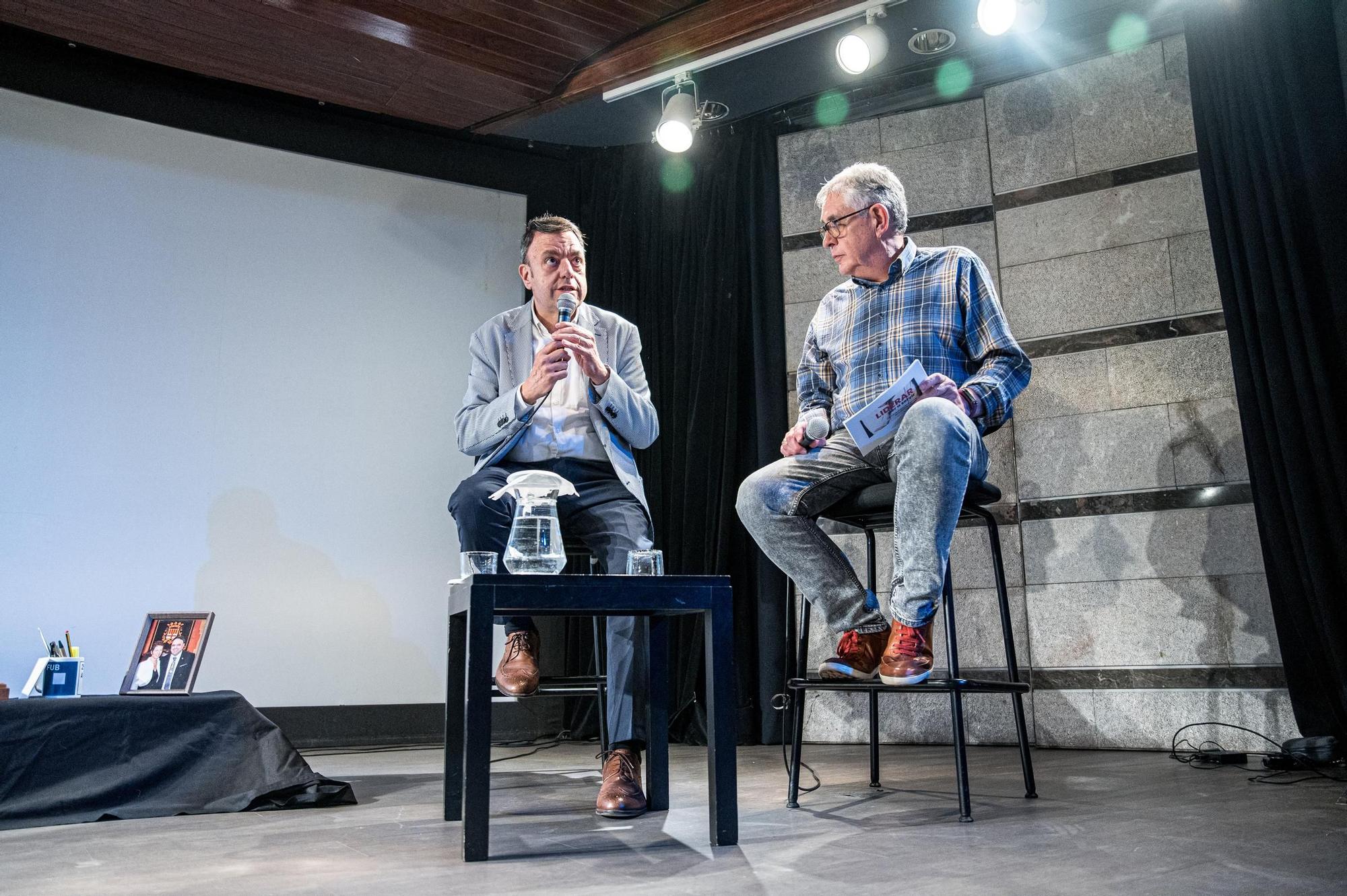 EN IMATGES | Presentació de la biografia política de Valentí Junyent a l'auditori de la Plana d'Om