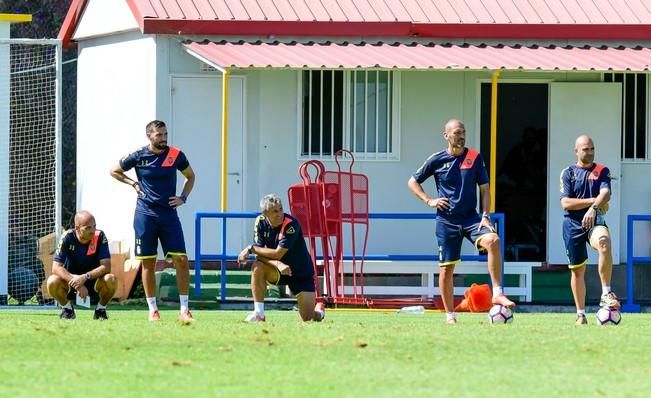 Entrenamiento UD Las Palmas en Barranco Seco ...