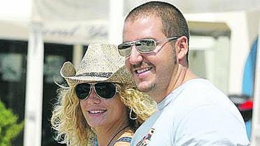 Borja Thyssen y su esposa, Blanca Cuesta.