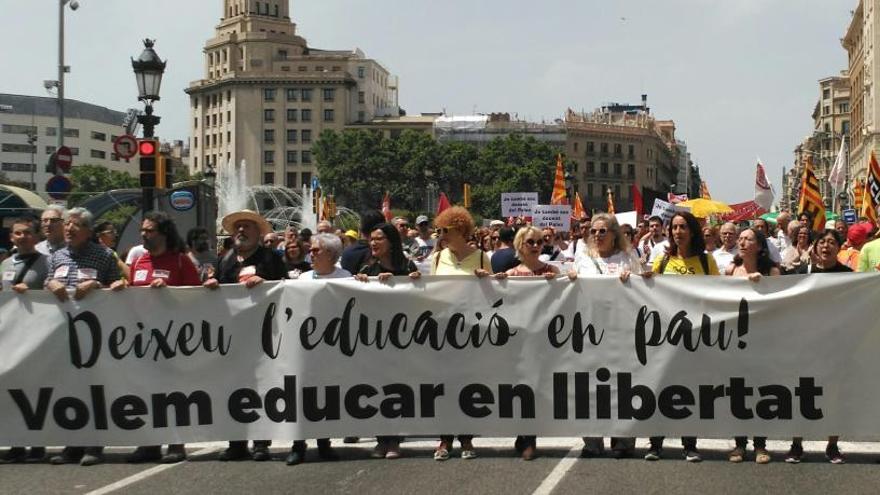 La comunidad educativa se manifiesta en Barcelona.