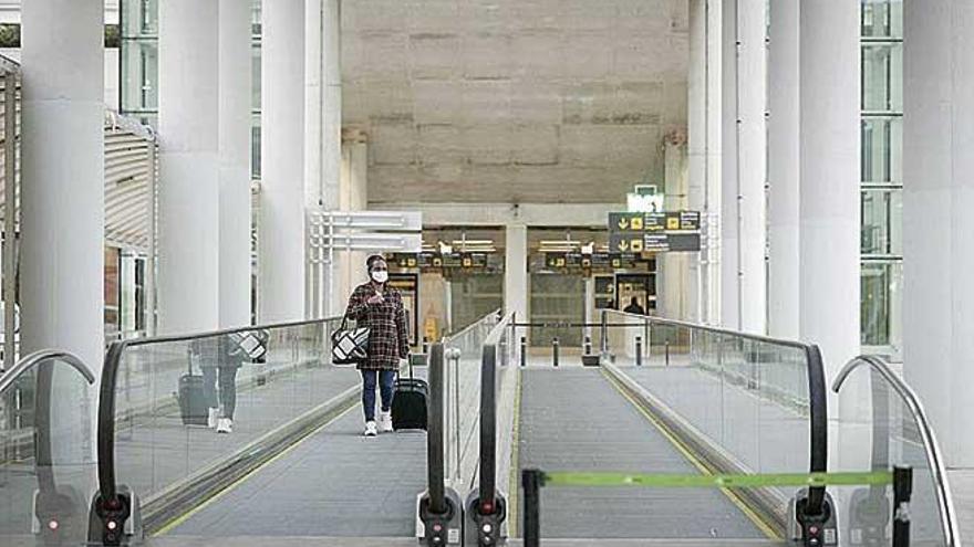 Se plantea hacer cribados en el aeropuerto.