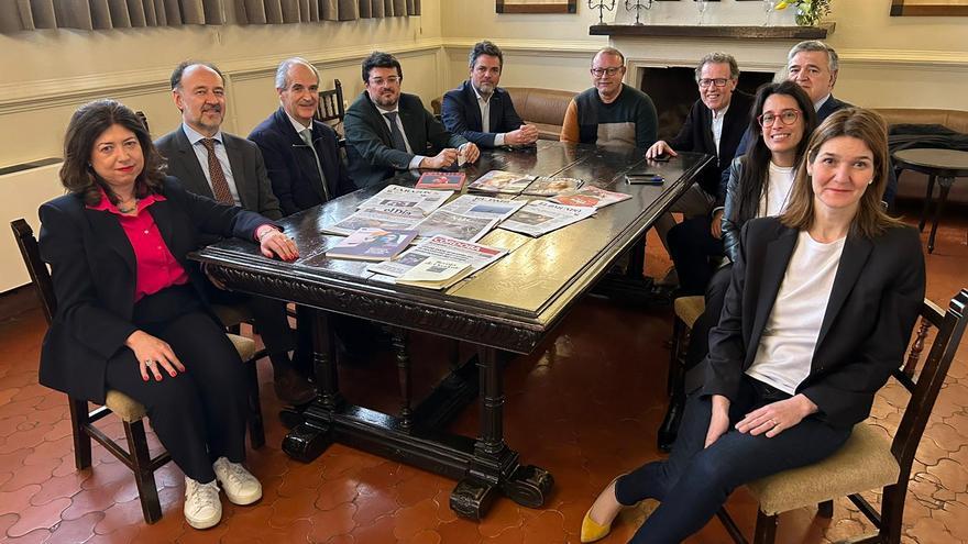 Reunión histórica en Córdoba del sector de la edición y comercialización de diarios y revistas