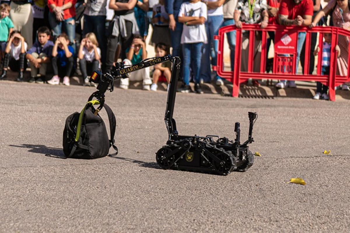 Uno de los robots utilizados por la Guardia Civil para desactivar explosivos.