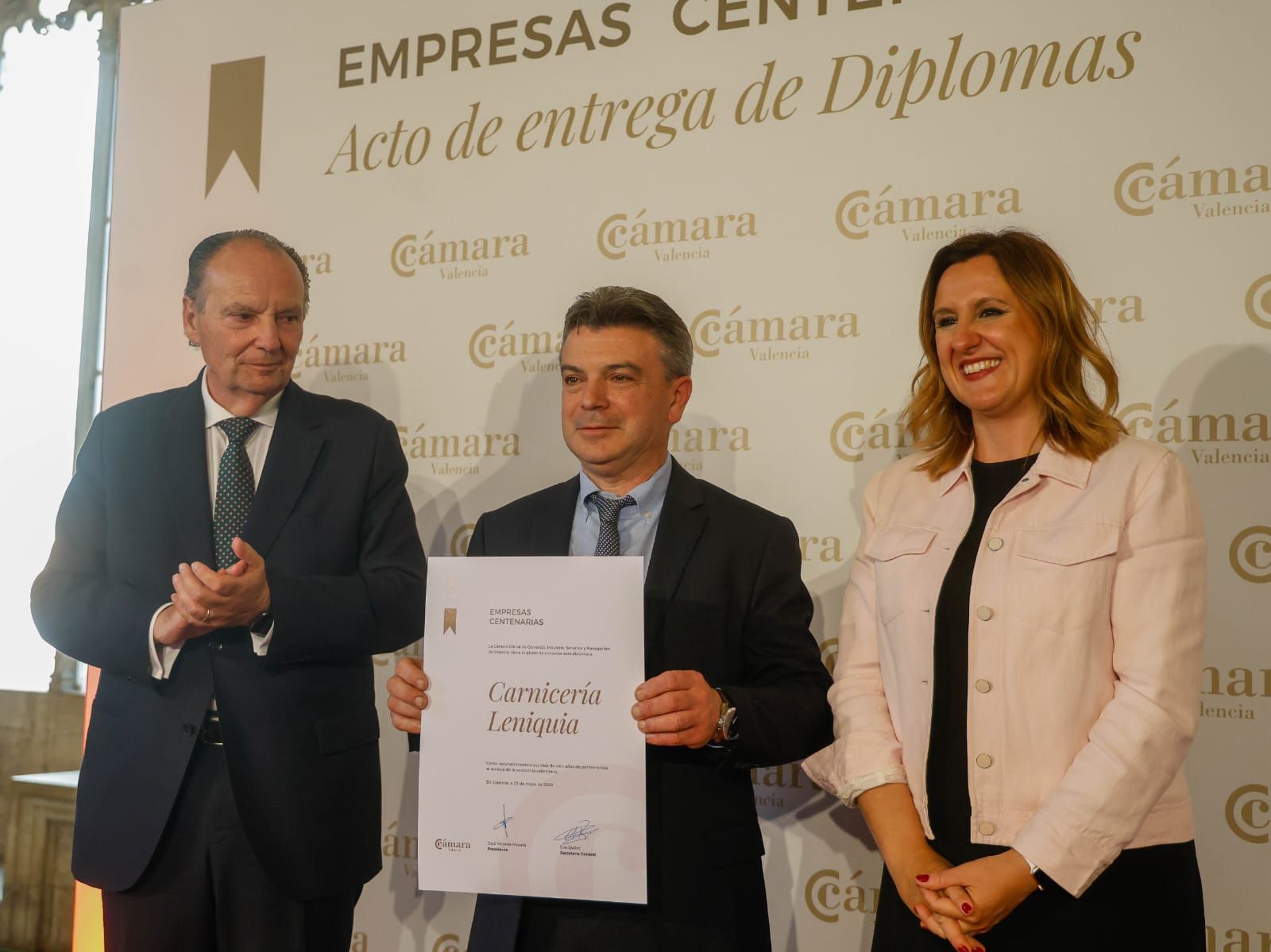 Cámara Valencia homenaje a 26 empresas por su trayectoria centenaria