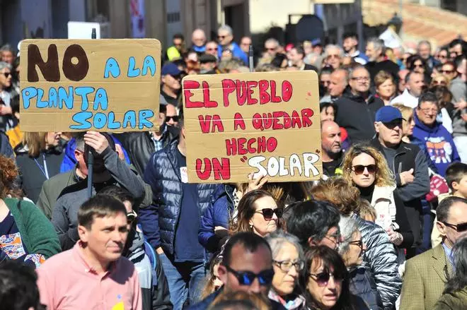 Acuamed estudia hacerse con la planta solar de Everwood y evitar las expropiaciones en San Miguel de Salinas