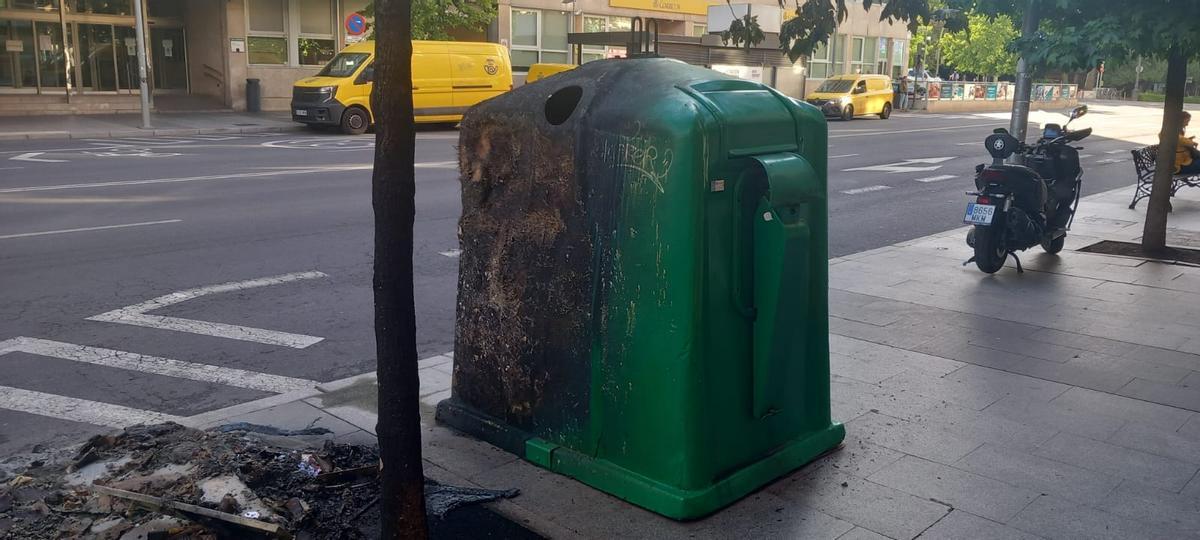 El contenedor dañado.
