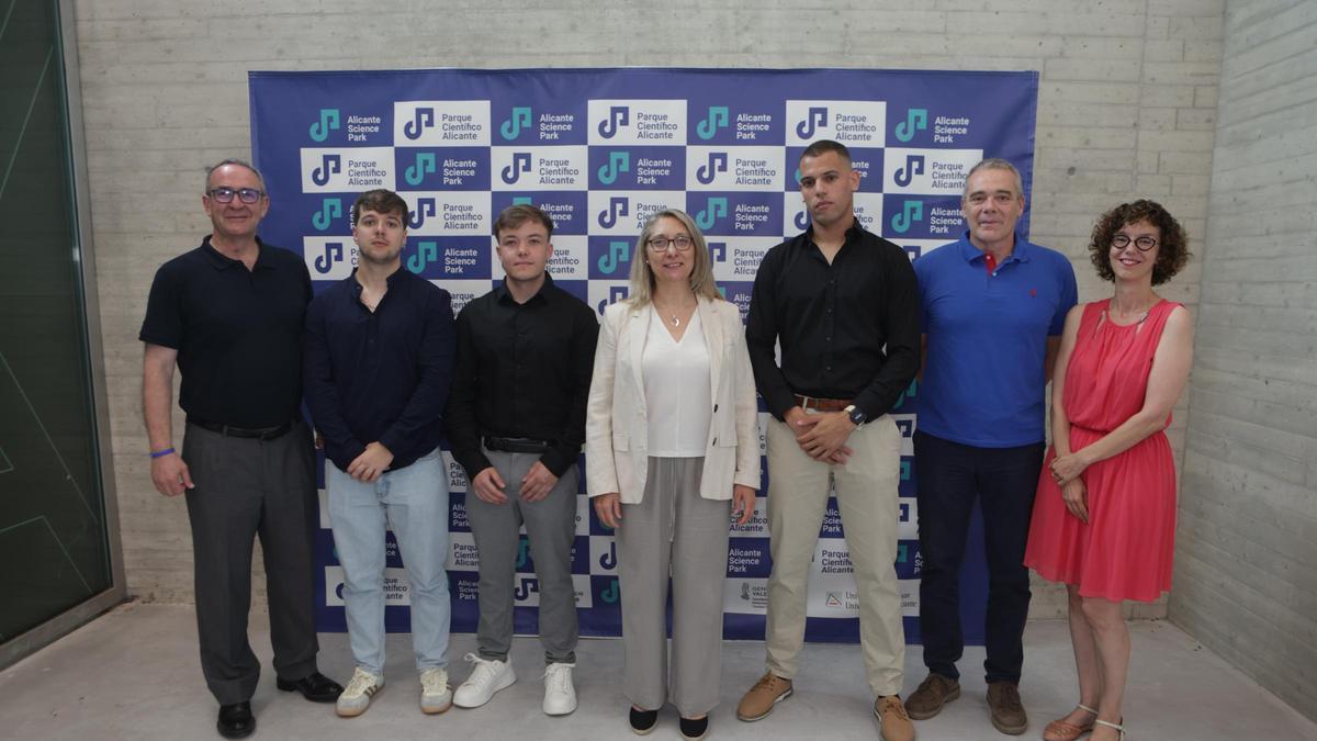 Imagen de los integrantes de Constelacion Lambda, que se incorpora al Parque Científico de la UA