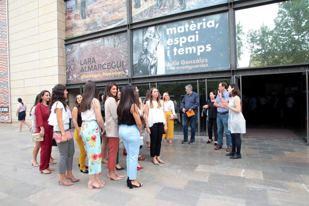 La aspirantes a fallera mayor de València visitan el IVAM