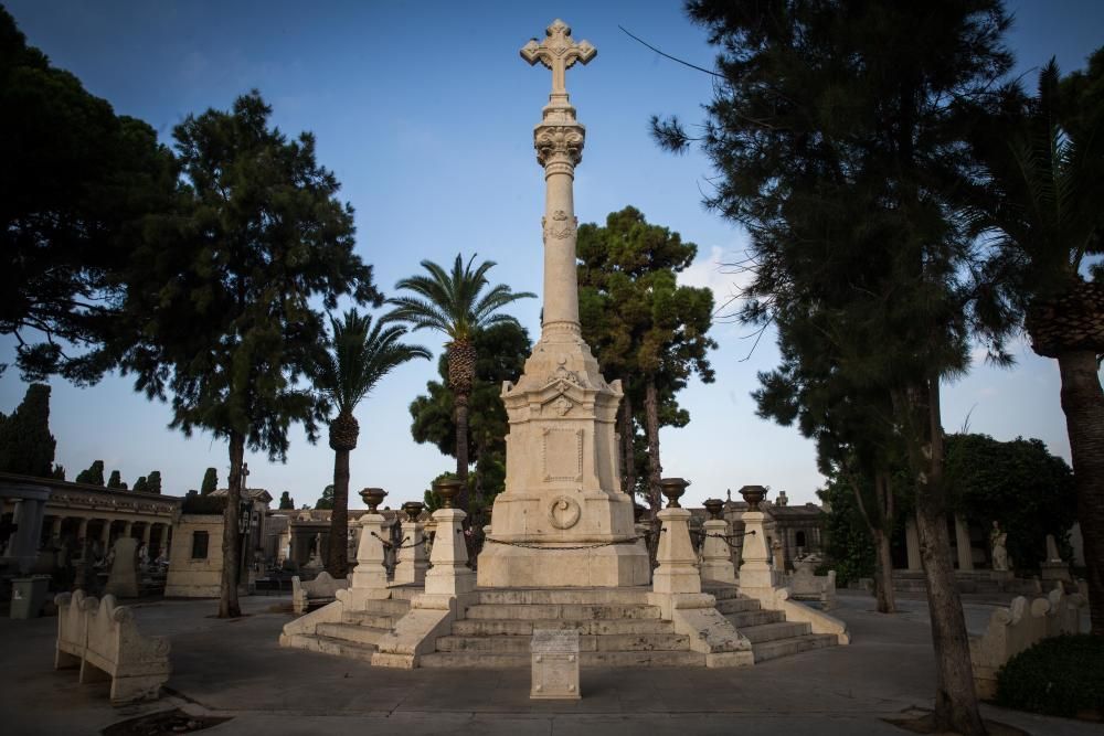 Todos los Santos: Tumbas y panteones de ilustres en el Cementerio General de València