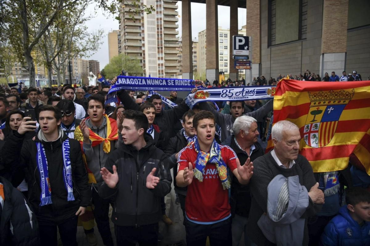 La aficiones del Real Zaragoza y de la SD Huesca volcadas con sus equipos