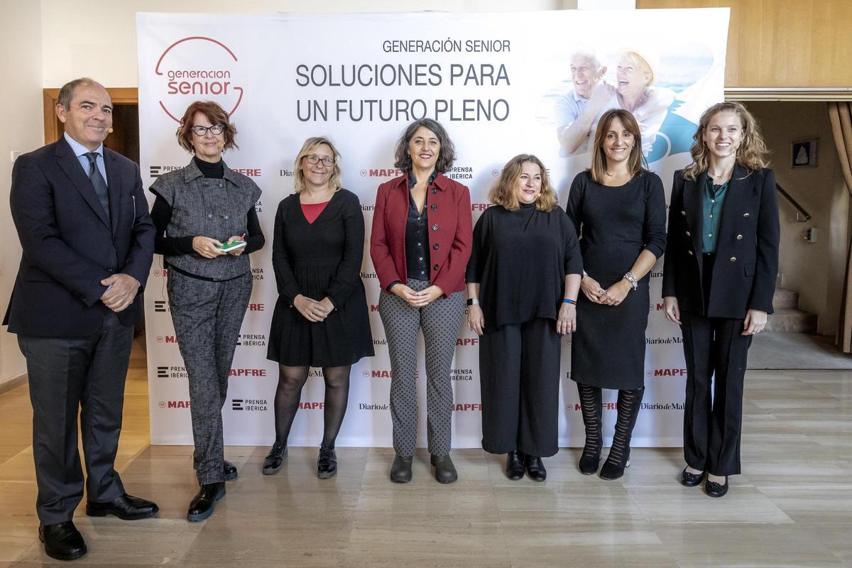 Profesionales, instituciones  y empresa privada participaron en el Foro Generación Senior.