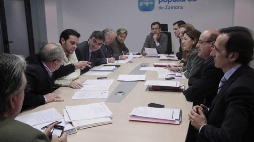 Reunión extraordinaria del comité de dirección del Partido Popular de Zamora, ayer en la sede.