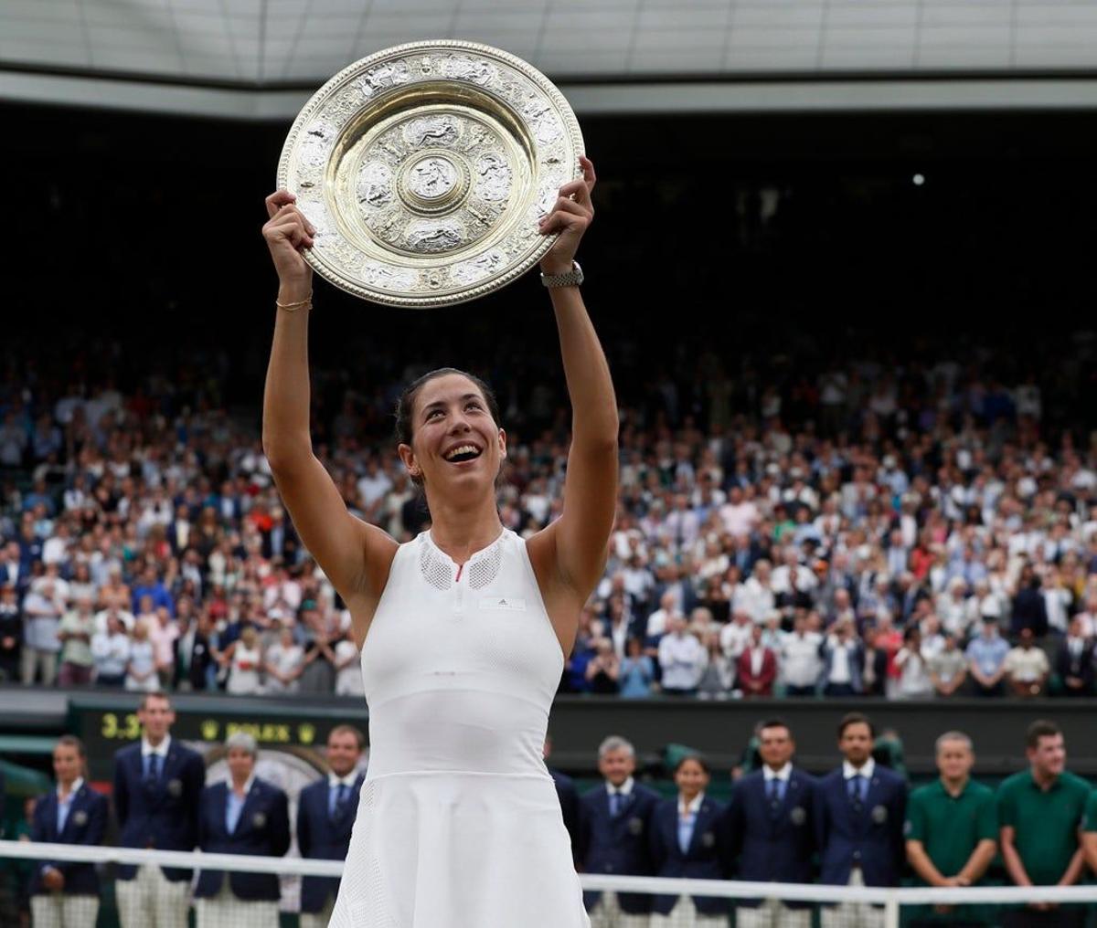 Garbiñe durante con el trofeo