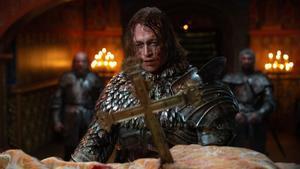 Caleb Landry Jones en Drácula, dirigda por Luc Besson