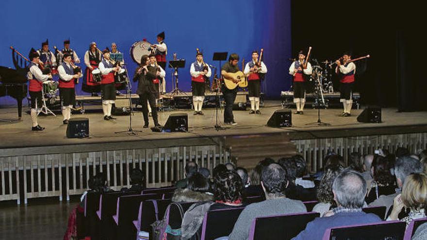 Presentación del disco celebrada ayer en el auditorio de Pola de Siero.