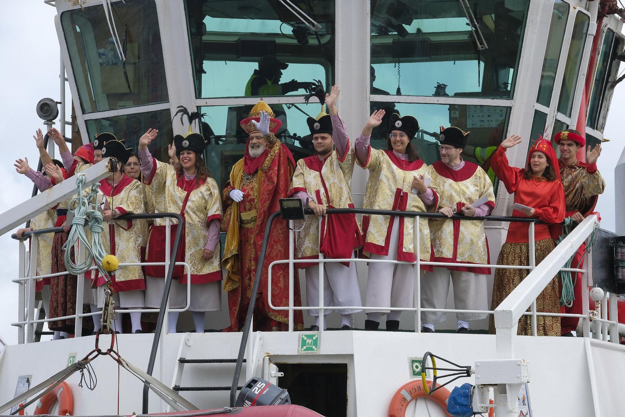 Recibimiento a los Reyes Magos a su llegada a la Base Naval de Las Palmas de Gran Canaria