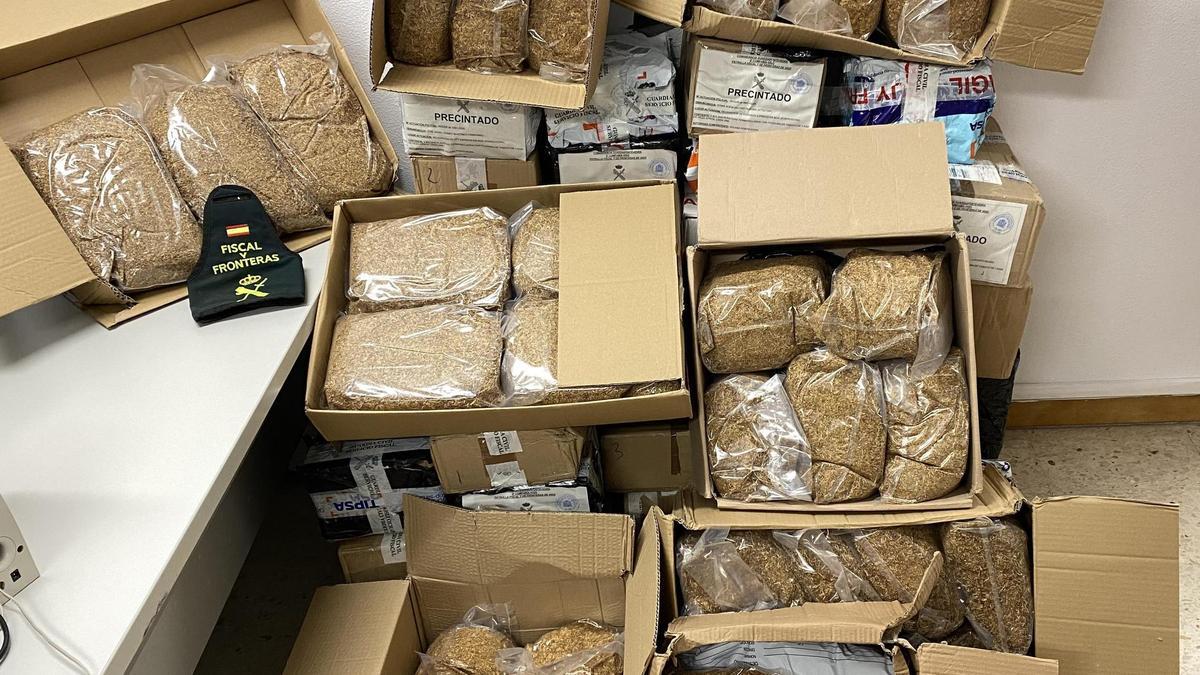 La Guardia Civil de Vigo interviene 193 kilos de tabaco de contrabando y 50 cajetillas falsificadas