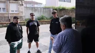 Recepción a los "héroes de El Pozón", los cuatro amigos que salvaron a los vecinos de un bloque en llamas en Avilés