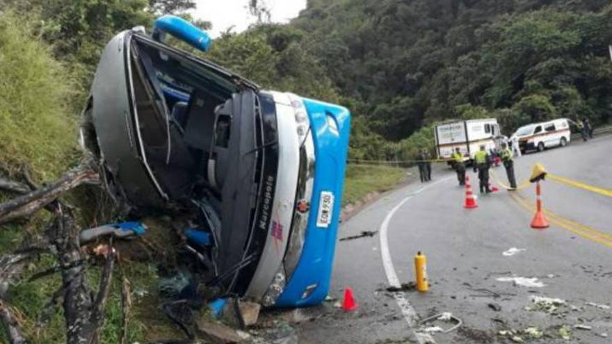 Un camión y un bus chocan en Colombia dejando al menos nueve muertos y  cinco heridos - Levante-EMV